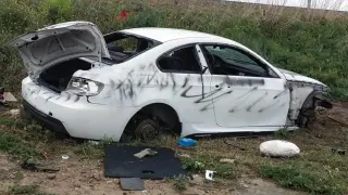 El BMW implicado en el atropello del guardia civil de Tauste aparece destrozado en Boquiñeni.