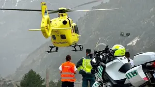El motorista herido en la A-138, en Bielsa, fue evacuado en el helicóptero del 112 al Servet de Zaragoza.