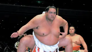 El primer gran campeón de sumo 'yokozuna' nacido fuera de Japón, Taro Akebono