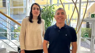 Los científicos María Martínez Molledo y Óscar Llorca, del equipo de investigadores del CNIO