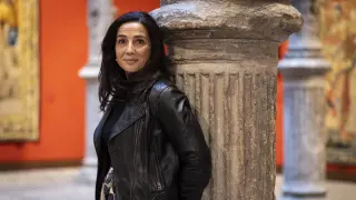 La escritora Cristina López Barrio, ganadora del premio Azorín por 'La tierra bajo tus pies', en Zaragoza.