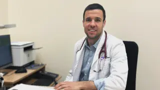 Doctor Marcos Clavero, cardiólogo pediátrico en el HLA Centro Médico Zaragoza.