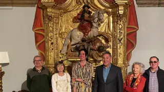 La alcaldesa y el primer teniente de alcalde, con representantes de la Asociación del Camino de Santiago de Huesca.