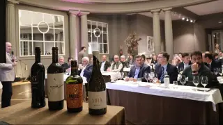 Cata de vinos durante la presentación de la Muestra de las Garnachas.