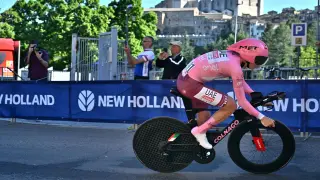 El esloveno Tadej Pogacar (UAE), en acción en la contrarreloj del Giro