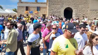 Familias aragonesas y catalanas se volvieron a reunir este sábado en la romería de San Gregorio de Ontiñena.