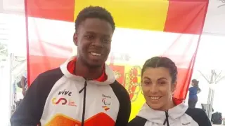 Winsdom Ikhiuwu y Carlota Requeno, en el Mundial de Kobe.