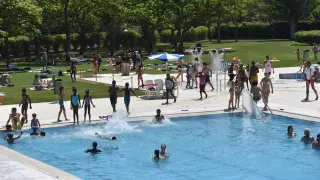 Foto de archivo de las piscinas de la Ciudad Deportiva de Huesca.