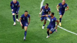 La selección de Países Bajos celebra el gol de Cody Gakpo frente a Rumanía.