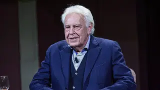 El expresidente del Gobierno Felipe González durante los Desayunos del Ateneo, a 10 de febrero de 2026, en Madrid (España). 10 FEBRERO 2026 Jesús Hellín / Europa Press 10/02/2026