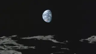 La Tierra, vista desde la Luna, en una imagen de la nave japonesa Kaguya