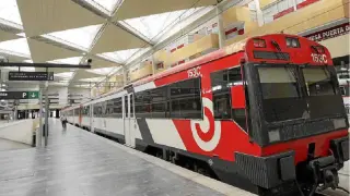 Los viejos trenes retirados de Cataluña seguirán en servicio por todo Aragón