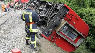 Un muerto y 42 heridos tras un descarrilamiento de un tren en Suiza