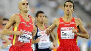 Estévez y Casado, aspirantes a la medalla, durante su semifinal de los 1.500 metros en Barcelona 2010.
