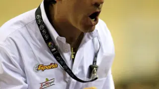 Sergio Scariolo, el entrenador del combinado nacional da sus instrucciones