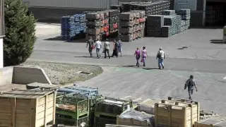 Entrada de trabajadores a Casting Ros, en Utrillas.