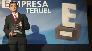 Raúl Igual, en foto de archivo cuando recibió uno de los premios Empresa Teruel
