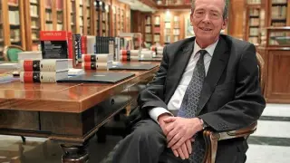 José Manuel Blecua, en la biblioteca de la RAE, momentos después de su elección.