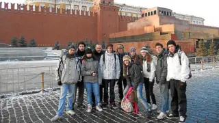 Los alumnos del grupo Pirineos Teatro, en su reciente viaje a Moscú.