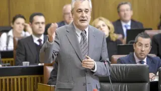 El presidente de la Junta, José Antonio Griñán, ayer en el Parlamento andaluz.