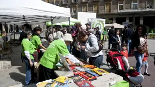 Intermón Oxfam reúne flechas contra la pobreza