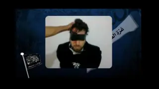 Imagen del video donde se muestra al activista italiano secuestrado.