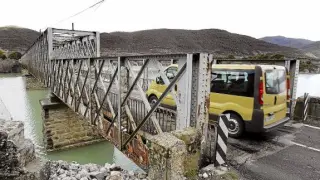 El puente de La Peña fue construido de forma simultánea al embalse.