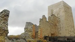 Alfajarín rehabilita la torre del castillo con materiales de época musulmana