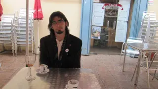 Álvaro Sanz toma uno de sus cafés diarios