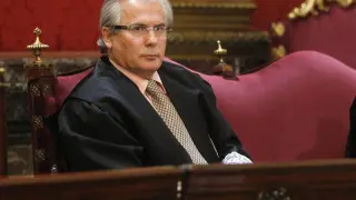 Baltasar Garzón en el banquillo de la sala donde es juzgado