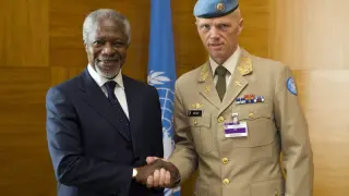 El enviado de la ONU para Siria Kofi Annan y el general noruego Robert Mood