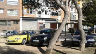 Coches aparcados en los Pinares