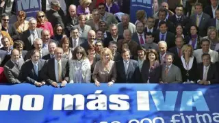 Campaña 'No más IVA' del PP, con Esperanza Aguirre a la cabeza, en 2010