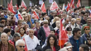 Una multitudinaria marcha ha recorrido el centro de Zaragoza