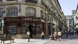 Los comercios de la calle de Alfonso I están en pleno corazon turístico de Zaragoza