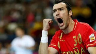 El jugador español Gedeon Guardiola Villaplana celebra un gol contra Serbia