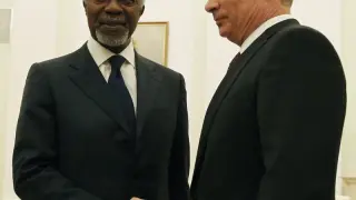 Kofi Annan y Vladimir Putin.