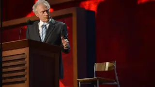 Clint Eastwood habla para los republicanos con un imaginario Obama