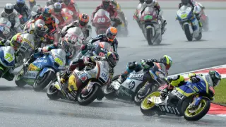 La salida de la carrera de Moto 2