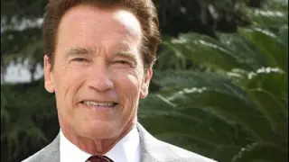 Schwarzenegger quiere ser como Clint Eastwood