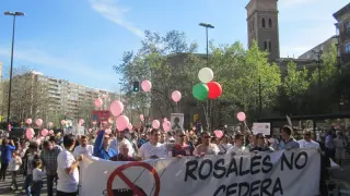 Protesta de los vecinos de Rosales contra la construcción del centro de Remar
