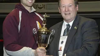 Tsarnaev recibe un trofeo deportivo en 2010