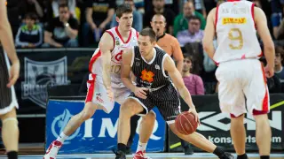 Partido entre el CAI Zaragoza y el Bilbao Basket