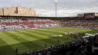 La afición ha vuelto a llenar La Romareda para apoyar al Real Zaragoza