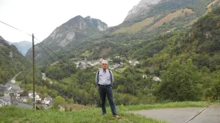 El librero aragonés Paco Pons en el Pirineo