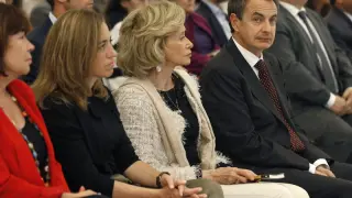 Zapatero y varios exministros socialistas arropan a Moratinos en la presentación de su primer libro