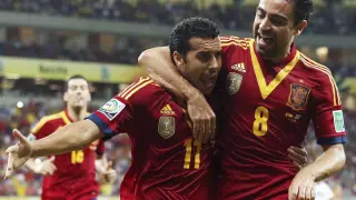 Xavi con Pedro el gol del jugador canario