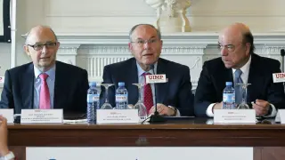 El ministro de Hacienda, el rector de la UIMP y el presidente del BBVA