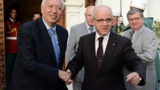 El ministro de Asuntos Exteriores García-Margallo con su homólogo en Argelia