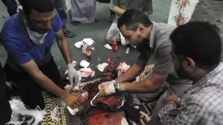 Un hombre herido en la Mezquita de Al Fath